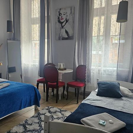 ורשה Deja Vu Hostel מראה חיצוני תמונה
