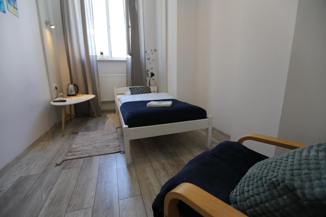 ורשה Deja Vu Hostel מראה חיצוני תמונה