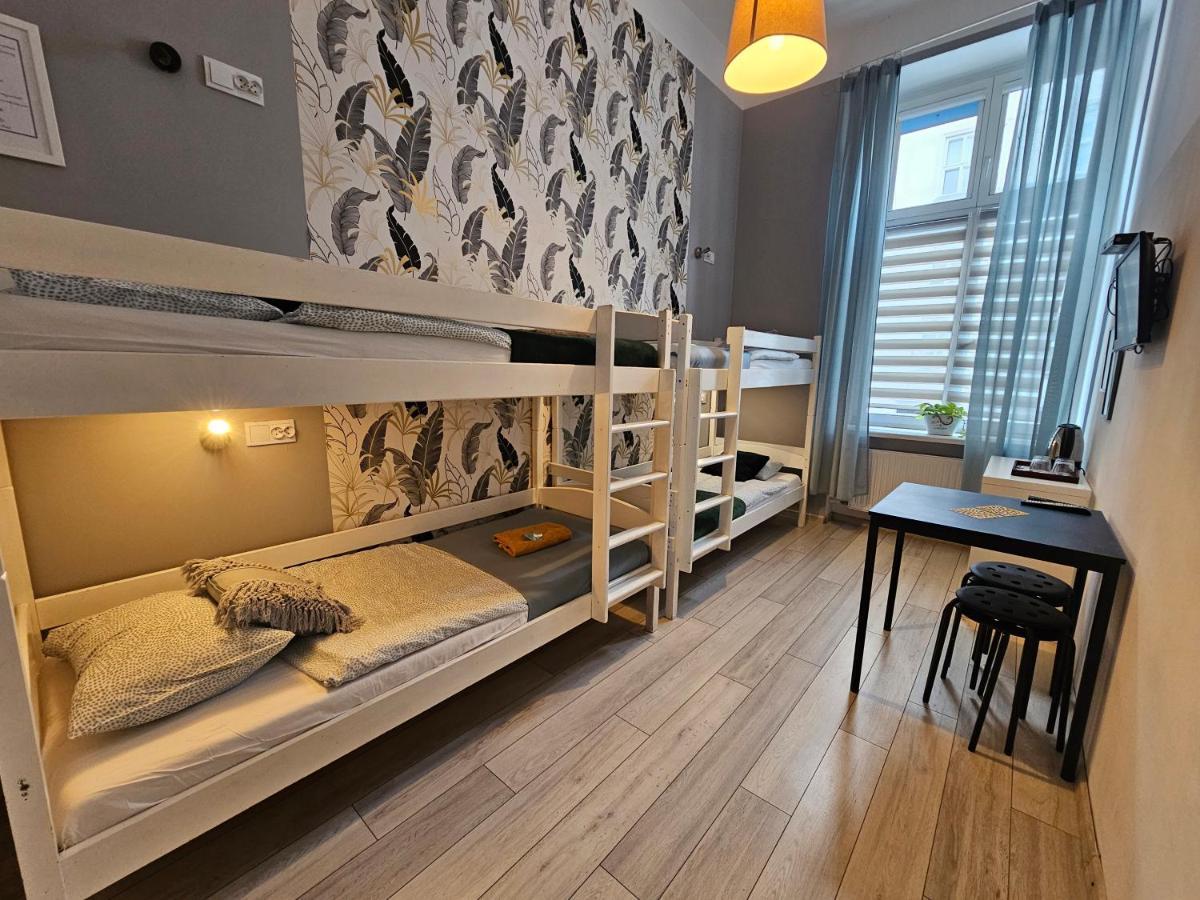 ורשה Deja Vu Hostel מראה חיצוני תמונה