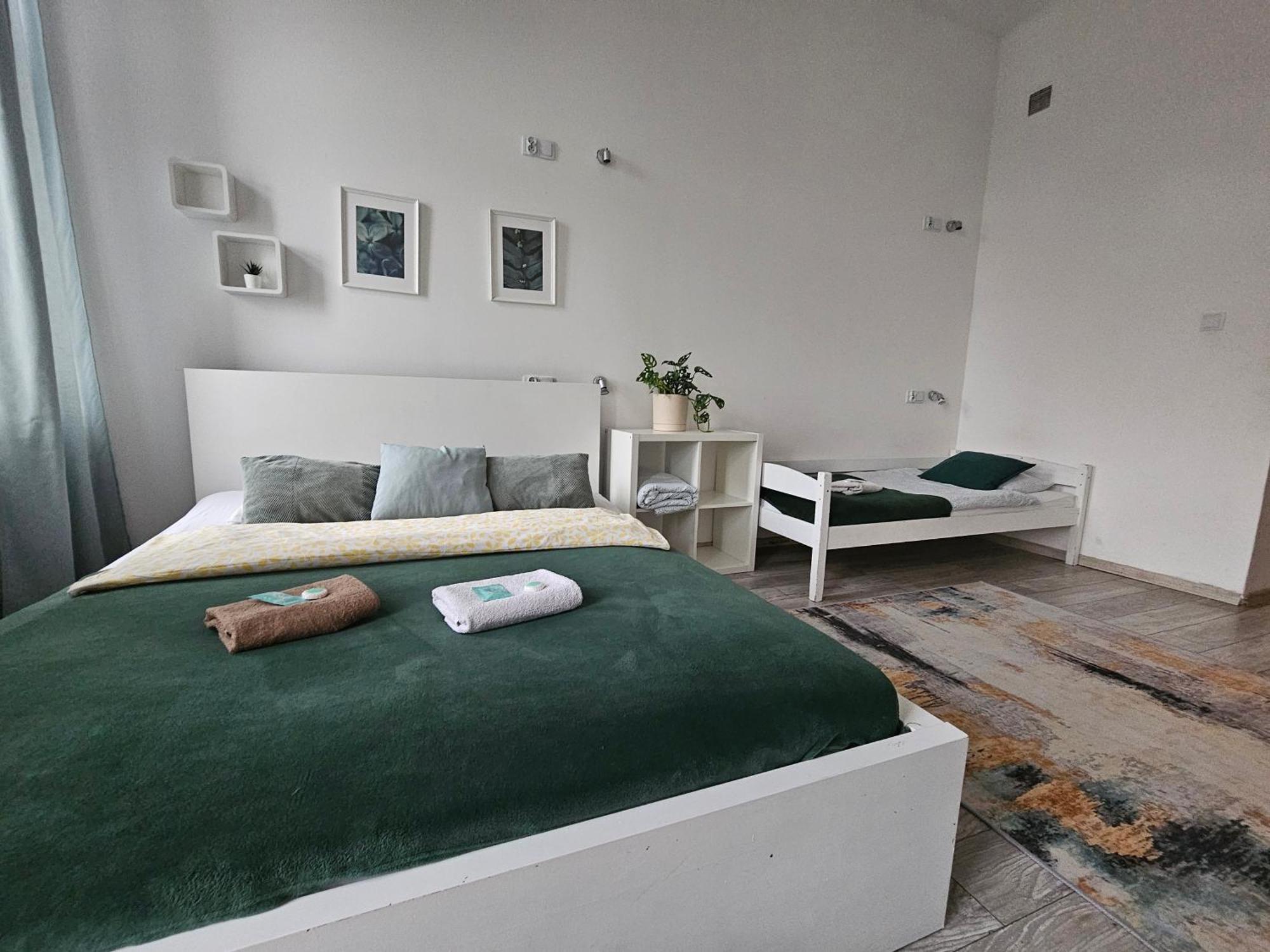 ורשה Deja Vu Hostel מראה חיצוני תמונה