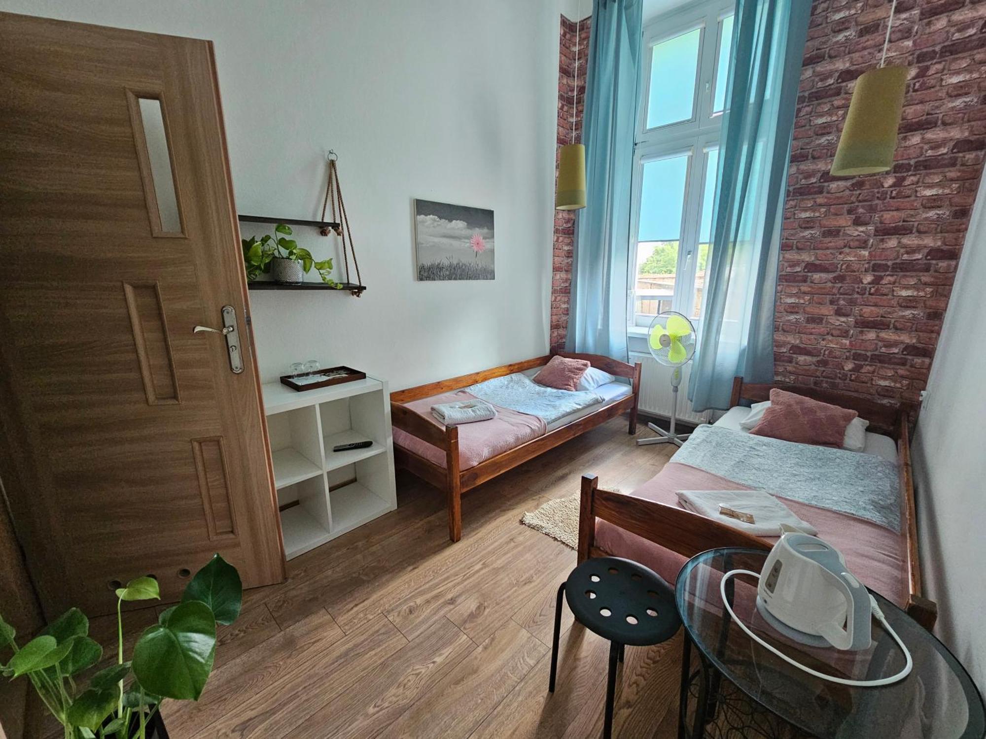 ורשה Deja Vu Hostel מראה חיצוני תמונה