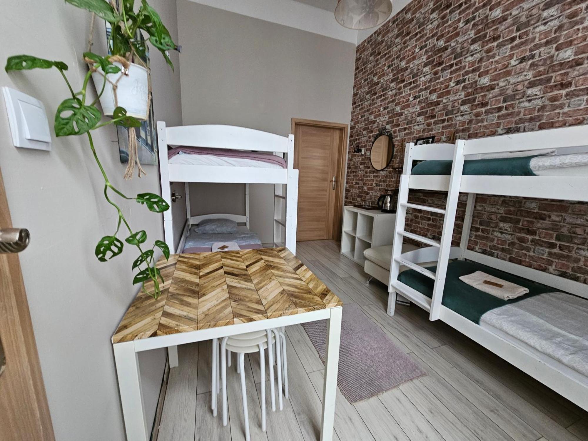 ורשה Deja Vu Hostel מראה חיצוני תמונה