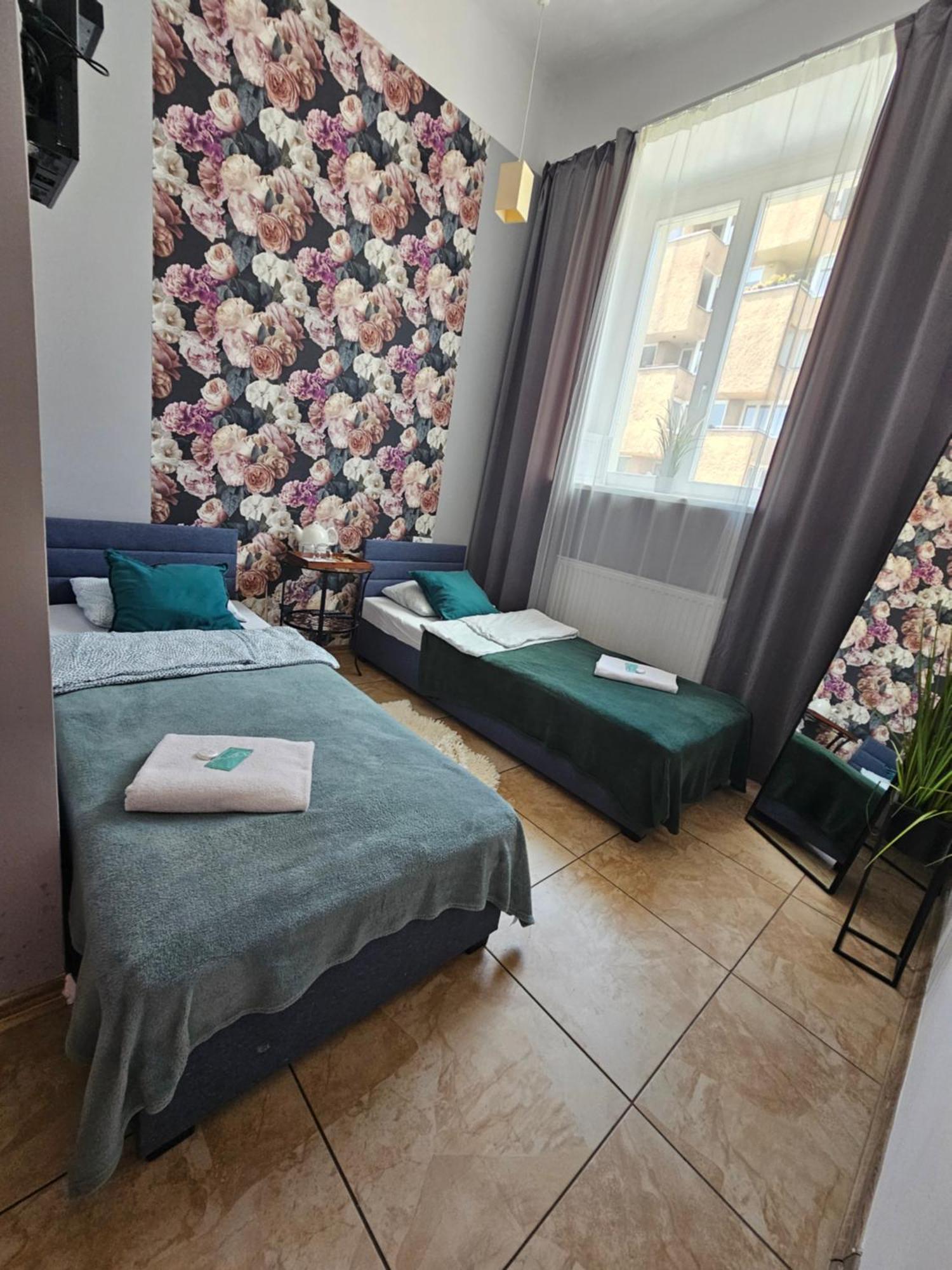 ורשה Deja Vu Hostel מראה חיצוני תמונה