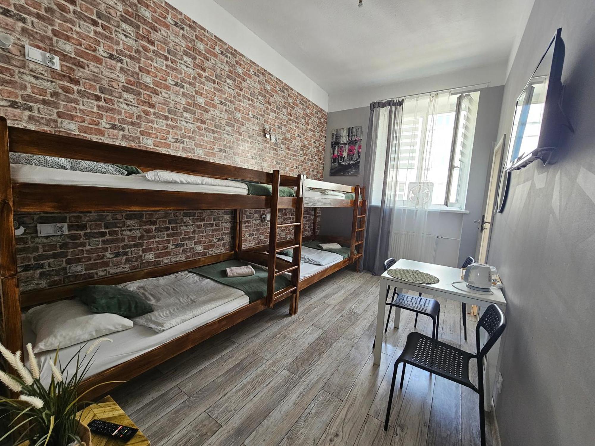 ורשה Deja Vu Hostel מראה חיצוני תמונה