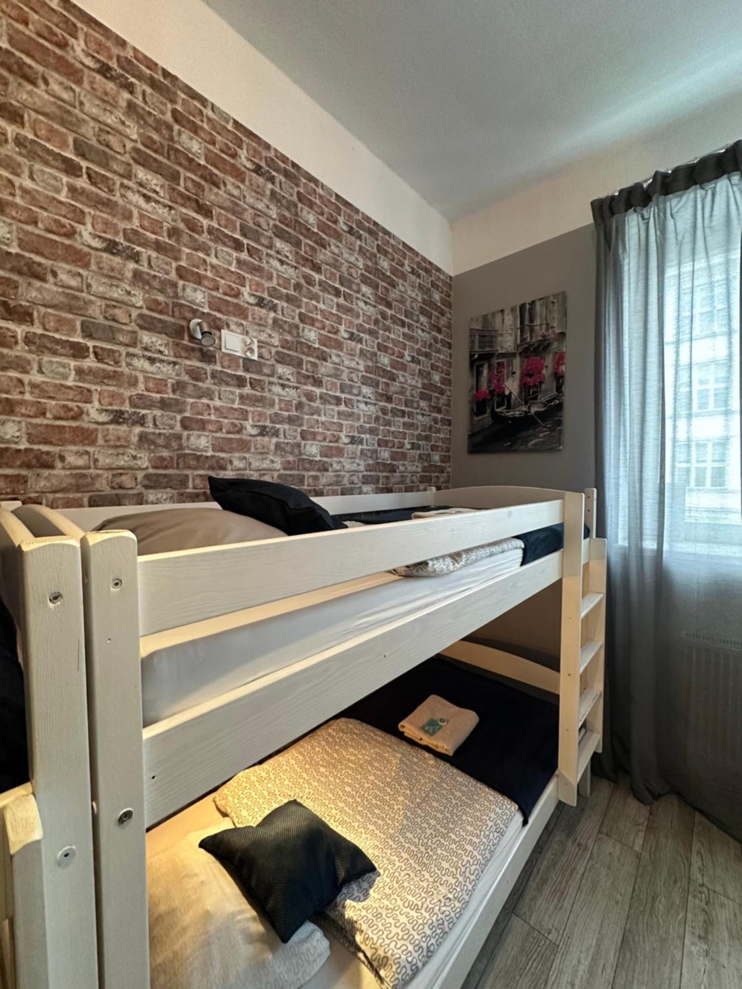 ורשה Deja Vu Hostel מראה חיצוני תמונה